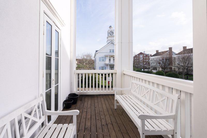 Sherbrooke Way, Worcester Park, KT4 2 bed apartment for sale £400,000