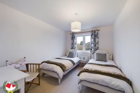 42 Dreadnaught Drive, Gloucester, GL1 5RA
