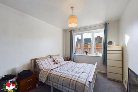 9b Lysons Avenue, Gloucester, GL1 5QE
