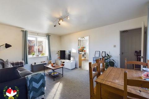 9b Lysons Avenue, Gloucester, GL1 5QE