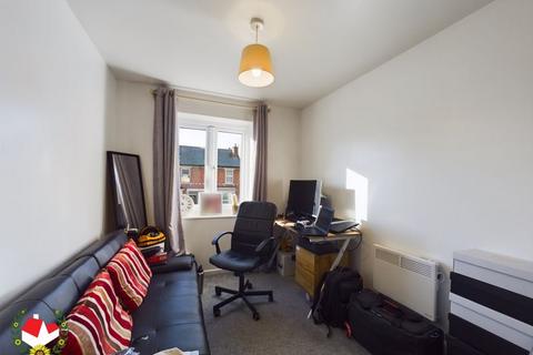 9b Lysons Avenue, Gloucester, GL1 5QE