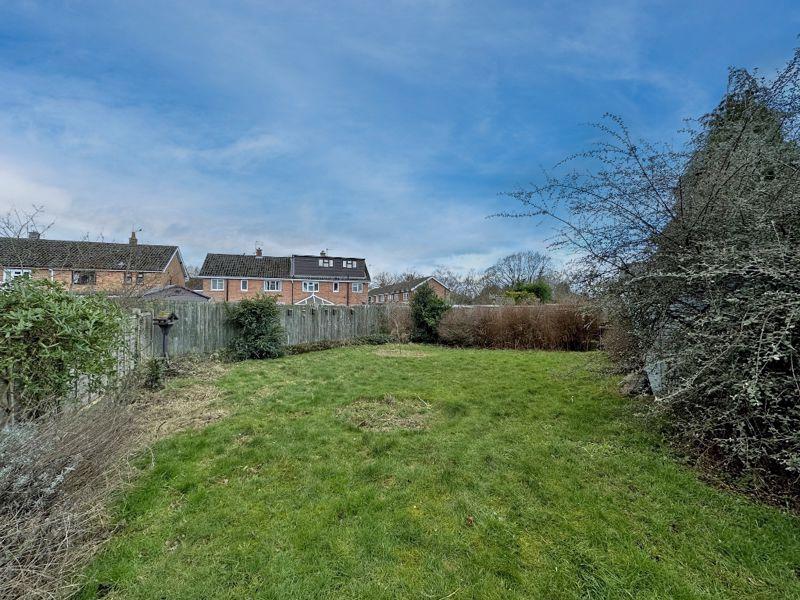 Sytch Lane, WOMBOURNE 3 bed semidetached house for sale £285,000