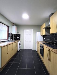 3 bedroom terraced house to rent - Rixsen Road Manor Park