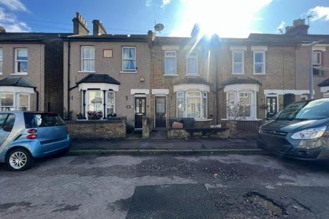 3 bedroom terraced house to rent, Eastbrook Road, Waltham Abbey