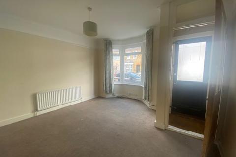 3 bedroom terraced house to rent, Eastbrook Road, Waltham Abbey