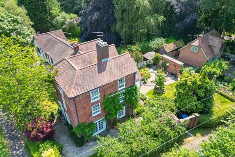 4 bedroom semi-detached house for sale, Bridgnorth Road, Stourbridge DY7