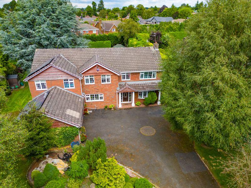Redlake Drive, Stourbridge DY9 5 bed detached house for sale £895,000