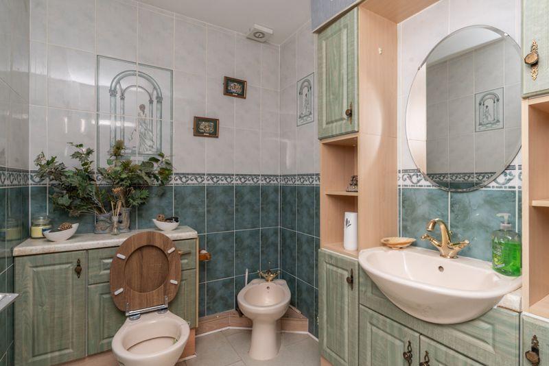 Guest cloakroom