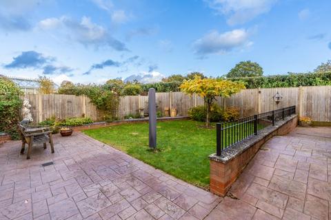 3 bedroom detached bungalow for sale, Melrose Avenue, Stourbridge DY8