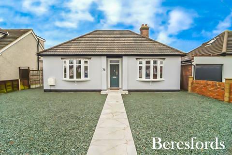 3 bedroom bungalow for sale, Windsor Avenue, Grays, RM16