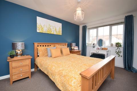 8 Frances Gordon Road, Perth, PH2 8EW