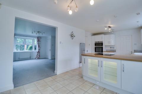 4 bedroom detached house for sale, Cavalier Drive, Apperley Bridge, Bradford, West Yorkshire, BD10