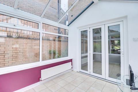 25 Cavalier Drive, Apperley Bridge, Bradford, BD10 0UF