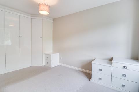 25 Cavalier Drive, Apperley Bridge, Bradford, BD10 0UF