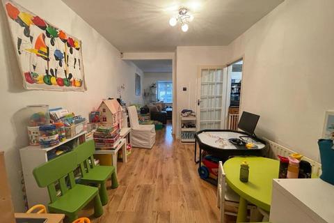 11 Rayford Drive, West Bromwich, B71 3QN