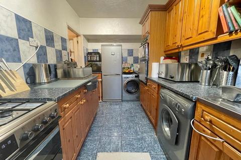 11 Rayford Drive, West Bromwich, B71 3QN