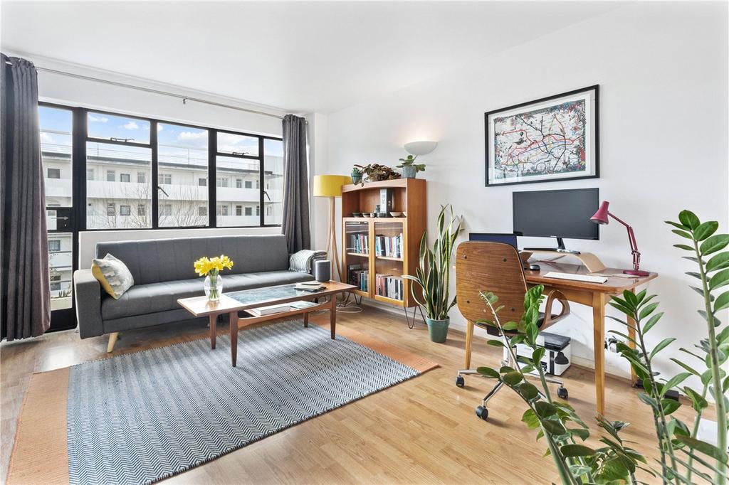 Streatham Hill, London, SW2 1 bed apartment for sale £299,995
