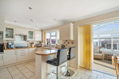 4 bedroom detached house for sale, The Green, Overton