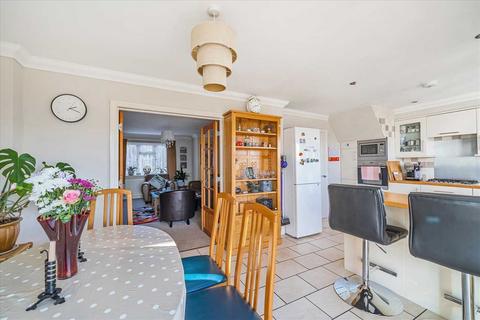 4 bedroom detached house for sale, The Green, Overton
