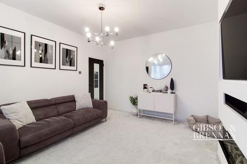 20 Beverley Gardens, Southend-on-sea, SS2 6RS