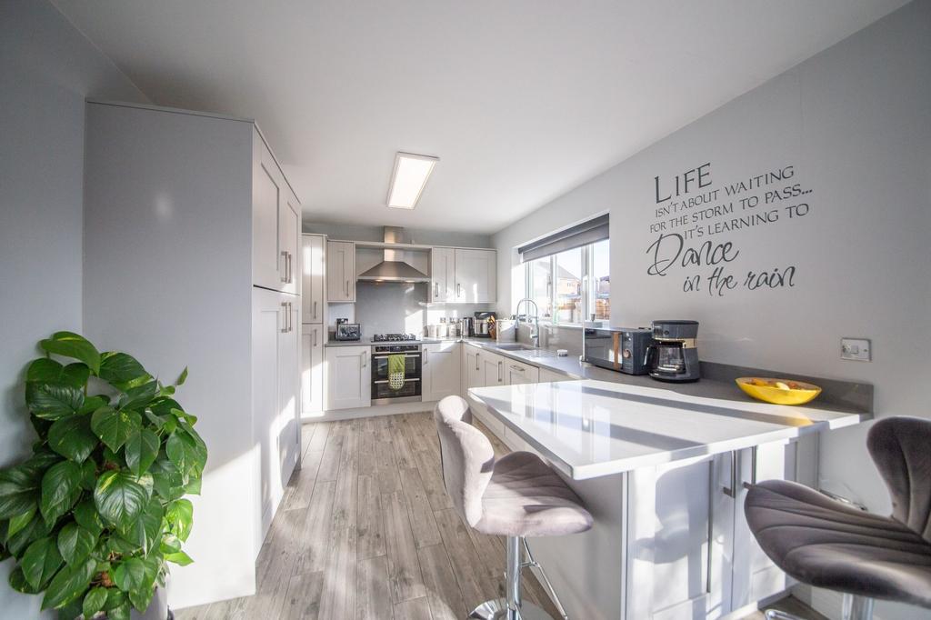 Kitchen/Dining Room