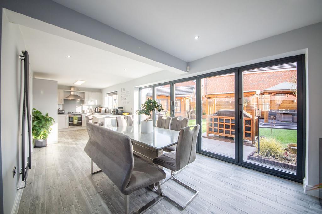 Kitchen/Dining Room