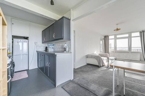 2 bedroom flat to rent, Brandon Estate, Kennington, London, SE17