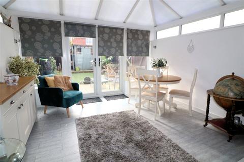 5 Steele Walk, Erith, DA8 1YH