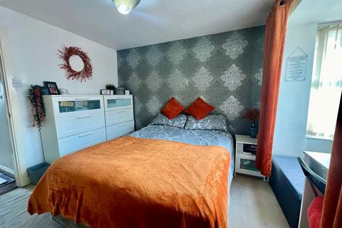 2 bedroom mews for sale, Park Lane West, Swinton, M27