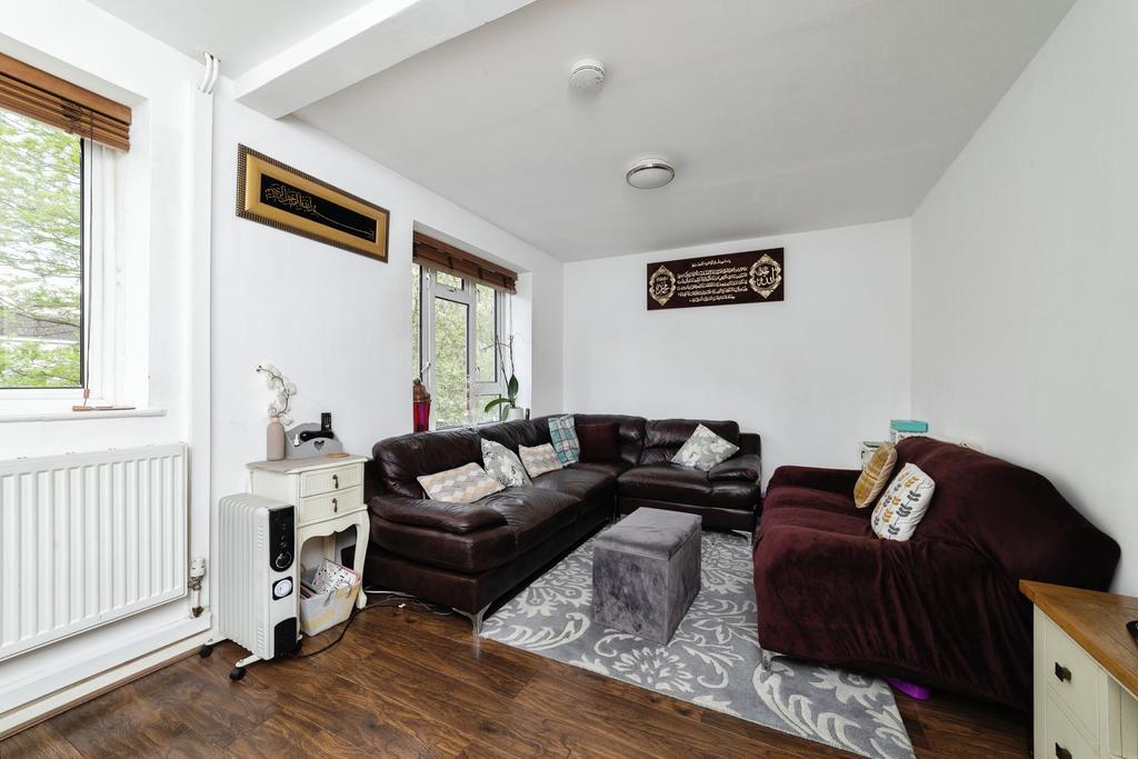 Collins House, Barking 2 bed to rent £1,700 pcm (£392 pw)