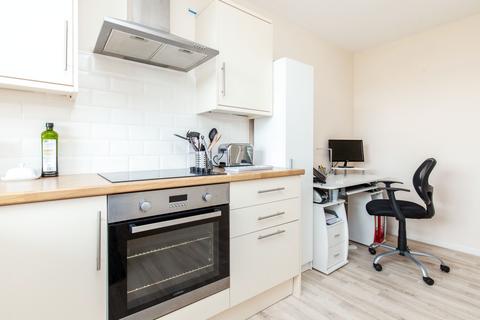 1 bedroom apartment to rent, Upperton Road