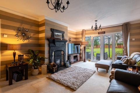 Meadside Buckley Green, Henley-in-arden, B95 5QE
