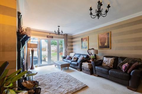 Meadside Buckley Green, Henley-in-arden, B95 5QE