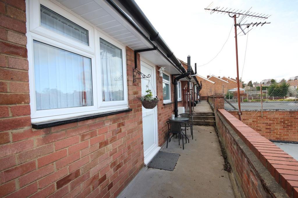 Ninesprings Way, Hitchin SG4 2 bed apartment for sale £180,000