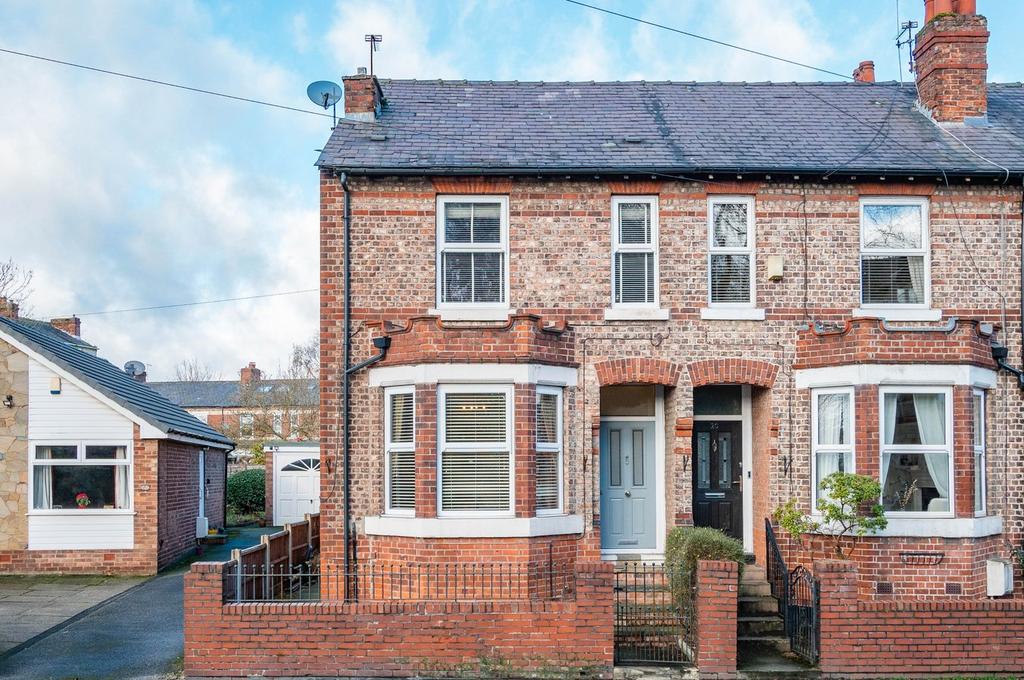 Carrington Road, Flixton, Manchester... 3 bed end of terrace house £