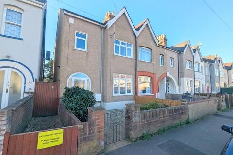 3 bedroom semi-detached house for sale, Danesbury Road, Feltham, TW13