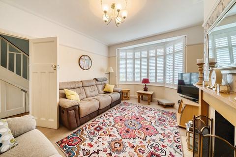 36 Derrick Road, Beckenham, BR3 3QQ