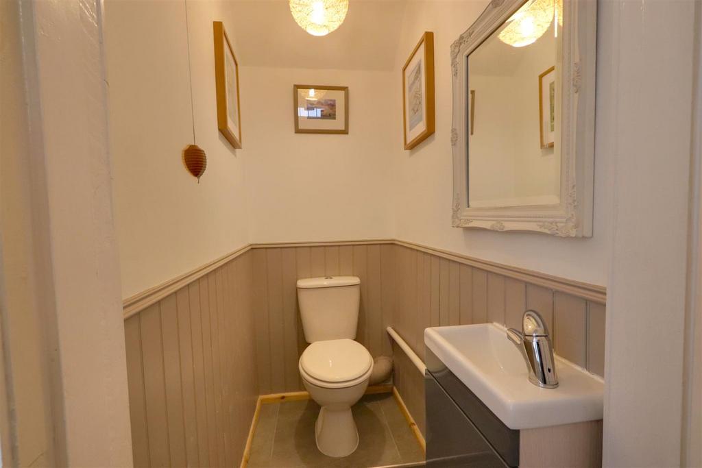 Cloak room.jpg