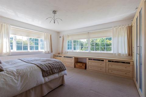 4 bedroom detached house for sale, Swanbridge Road, Penarth CF64