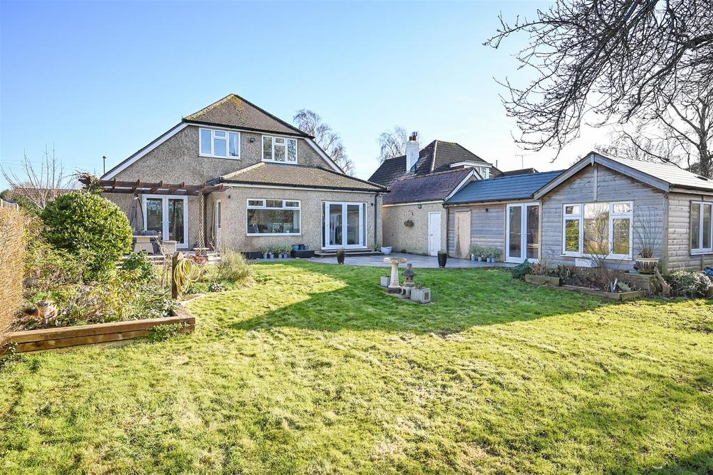 Purbrook, Hampshire 5 bed detached bungalow for sale £675,000
