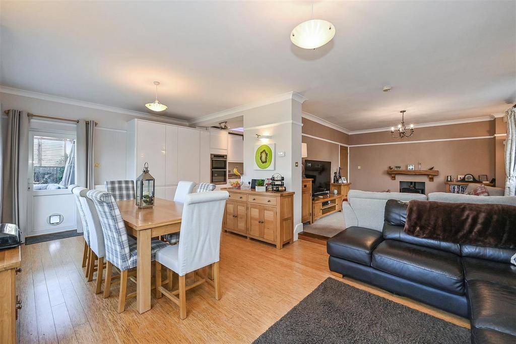 Purbrook, Hampshire 5 bed detached bungalow for sale £675,000