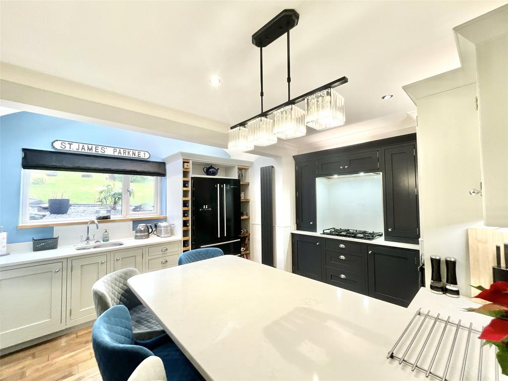 Breakfasting Kitchen