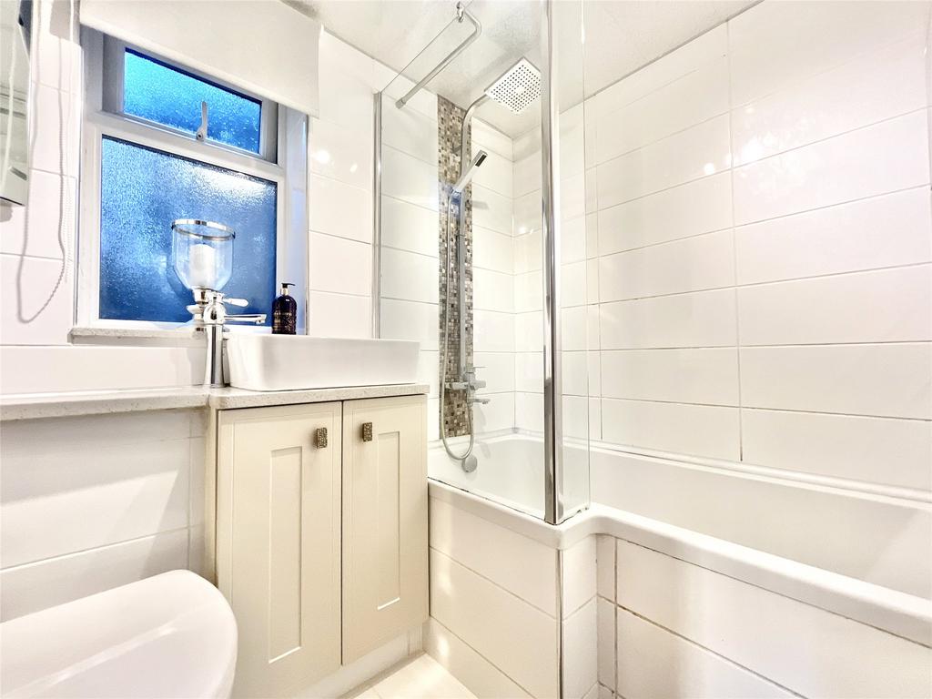 En Suite Bathroom