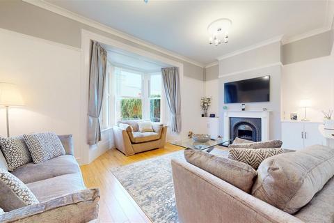 5 bedroom end of terrace house for sale, Albert Road, Penarth CF64