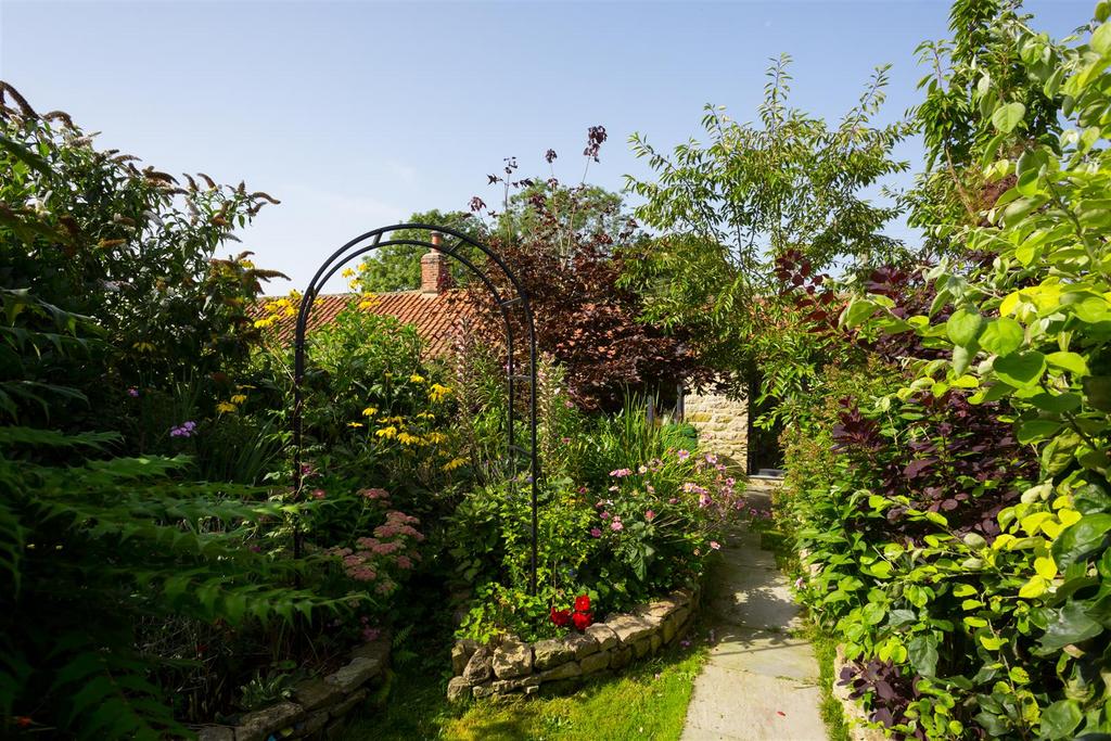 Laburnum House-04.jpg