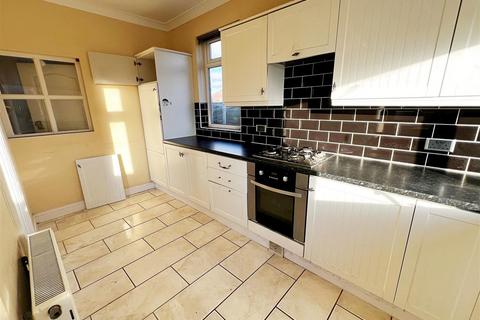 3 bedroom semi-detached house for sale, Laceby Road, Grimsby, N.E. Lincs, DN34 5DU