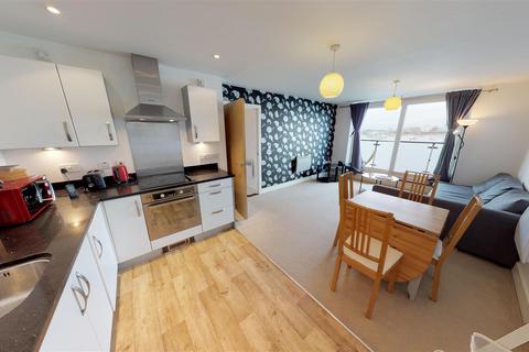 2 bedroom apartment for sale - Ferry Court, Cardiff CF11