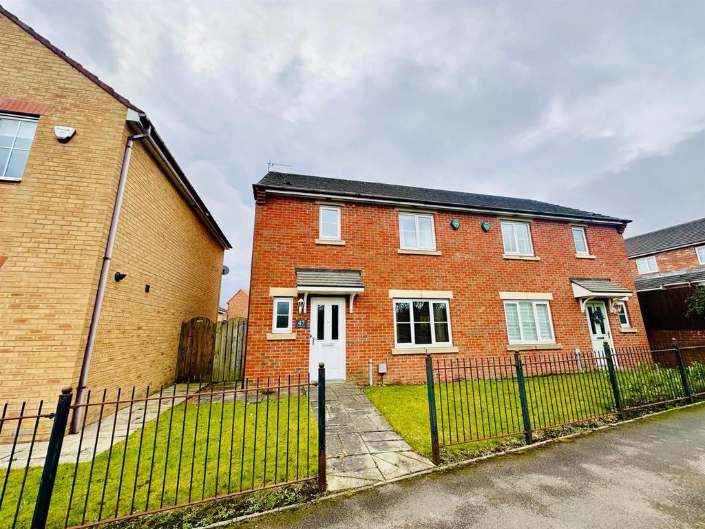 Dovecote Drive, Chester Le Street DH2 3 bed house for sale £175,000
