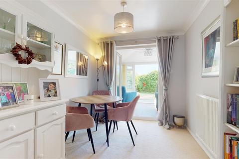 18 Cennin Pedr, Barry, CF63 1DF