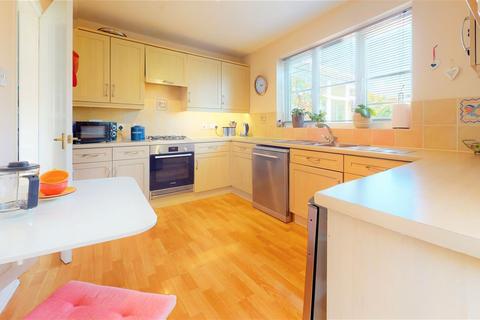 18 Cennin Pedr, Barry, CF63 1DF